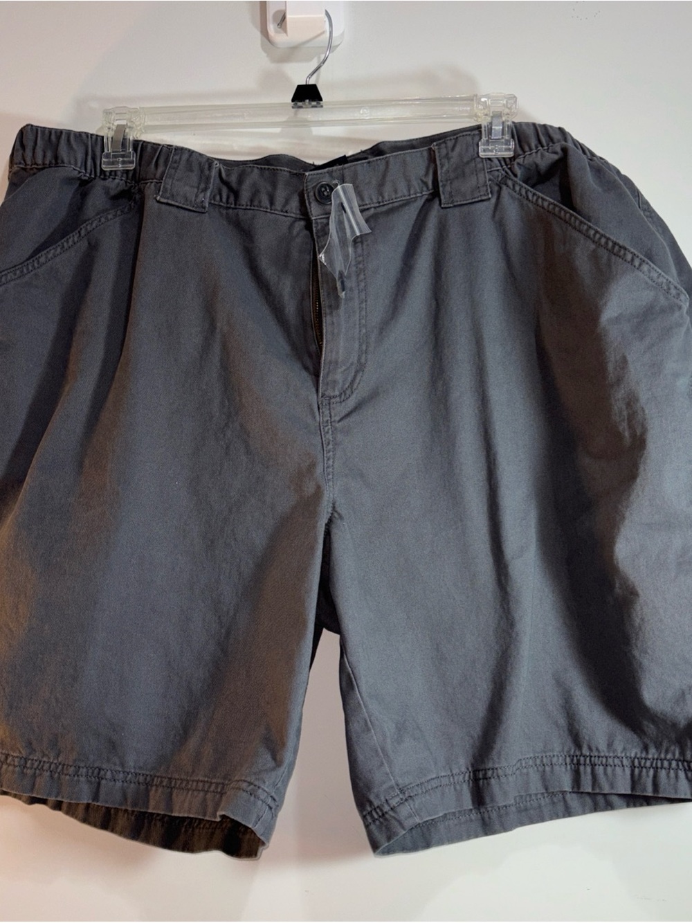 Croft & Barrow Men's Casual Gray Drawstring Shorts. 978